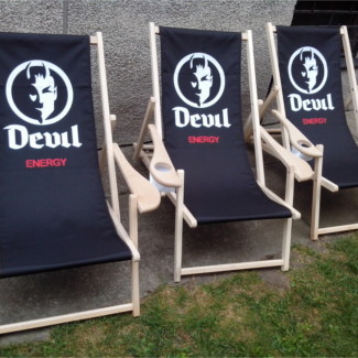 Tumbona con logotipo devil energy